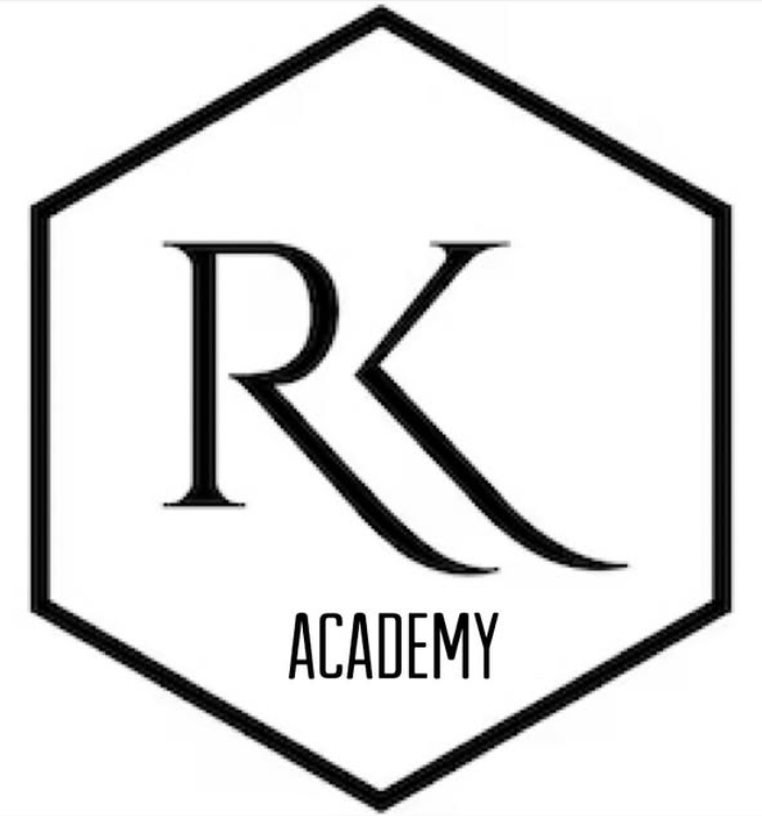 Offizielles RK Academy Logo: Ein schwarzes „RK“ Monogramm in einem Sechseck, mit dem Schriftzug „ACADEMY“ im unteren Bereich.
